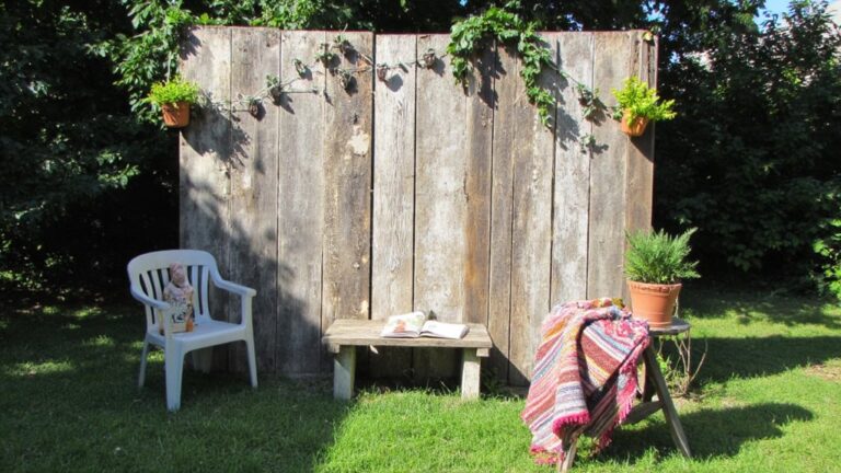 diy pallet board backdrops