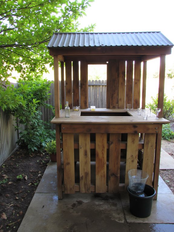 pallet bar with roof